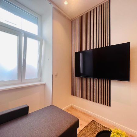 Zeus Design Apartment Schlosspark Schoenbrunn Viena Exterior foto