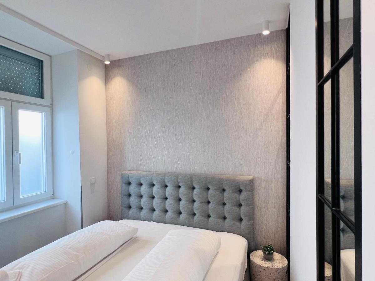 Zeus Design Apartment Schlosspark Schoenbrunn Viena Exterior foto